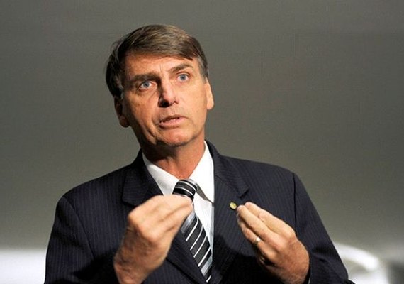 Bolsonaro diz que advertiu filho por 'absurdo de fala sobre fechar STF'