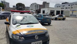 Durante operação, SMTT autuou três veículos com características de Uber em Maceió