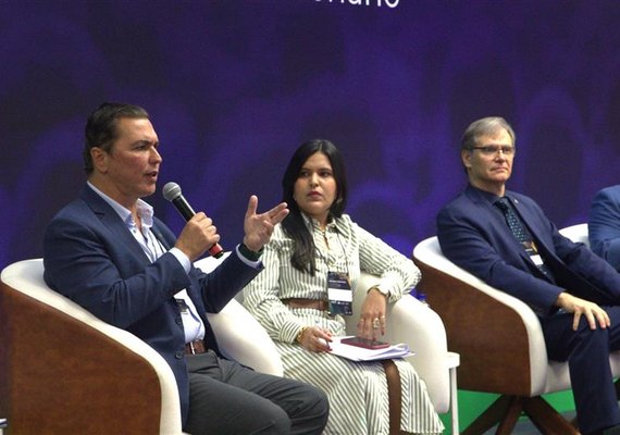 Abrasel propõe desoneração da folha para facilitar transição do Simples Nacional na reforma tributária