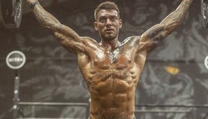 Cantor Lucas Lucco exibe corpo supermusculoso durante treino de crossfit