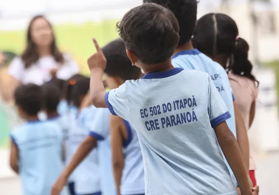 Ensino fundamental atinge 99,5% de frequência; atraso escolar cai
