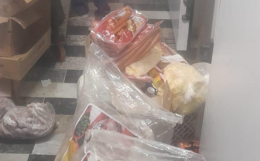 Vigilância Sanitária apreende 250 kg de alimentos estragados no Eustáquio Gomes
