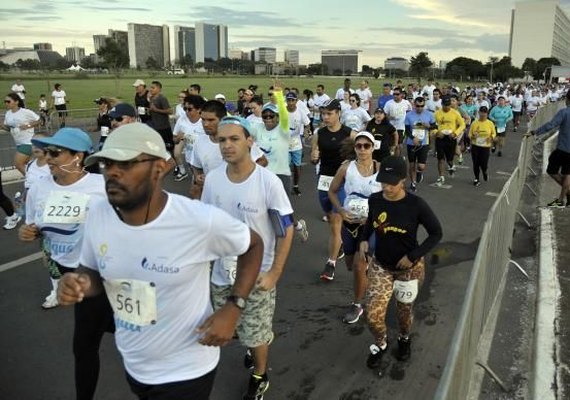 Brasilienses e moradores do Entorno do DF participam da Corrida pela Água
