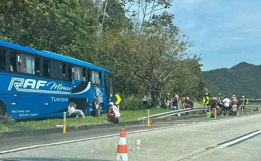 Torcedores do Flamengo sofrem acidente  a caminho do Maracanã