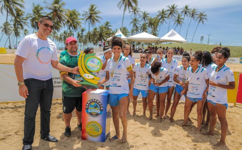 Campeonato de Futebol de Areia é palco de entretenimento esportivo para moradores