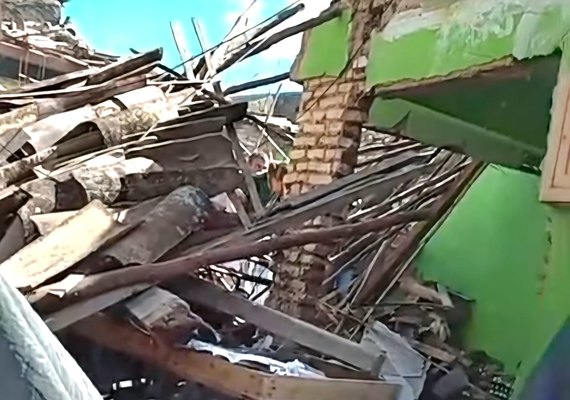 Telhado de hortifruti desaba em Arapiraca