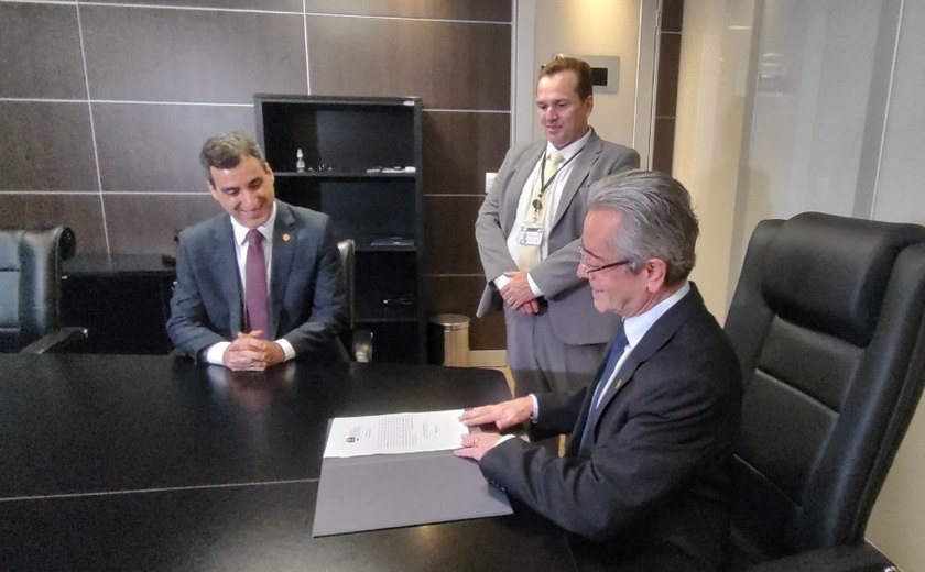 Juiz Bruno Acioli é promovido para a 2ª Vara da Comarca de Penedo