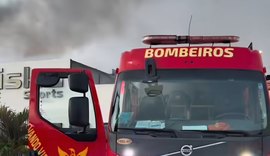 Incêndio destrói loja de fardamentos em Arapiraca