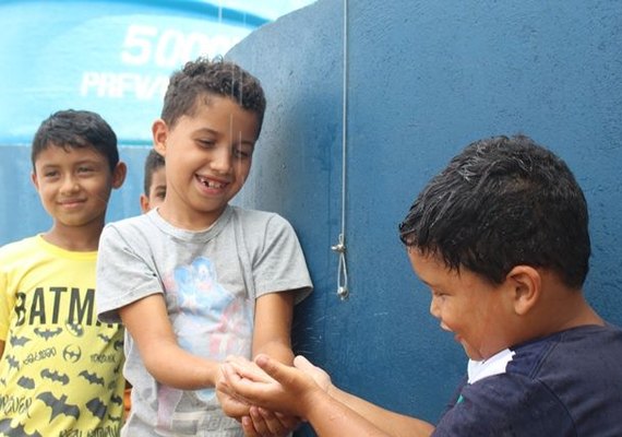 Semarh beneficia sertanejos de Cacimbinhas com a entrega de sistema de dessalinização