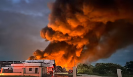 Incêndio na Effa Motors se espalha e atinge segunda fábrica em Manaus; funcionária ficou ferida