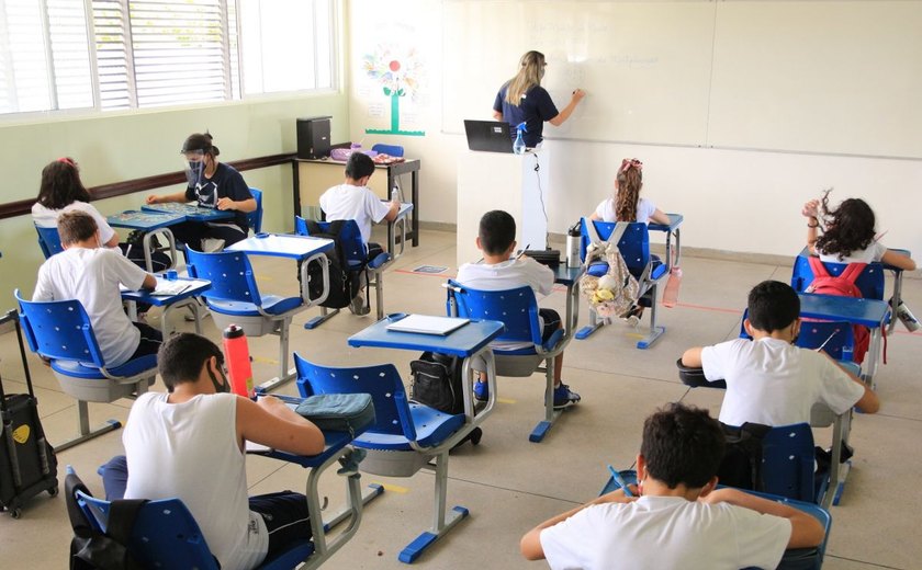 Escolas privadas retomam aulas presenciais na capital alagoana