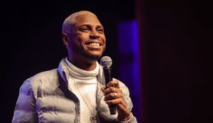 Yuri Marçal volta a Maceió com um humor sem censura, livre, abordando tudo, tudo mesmo