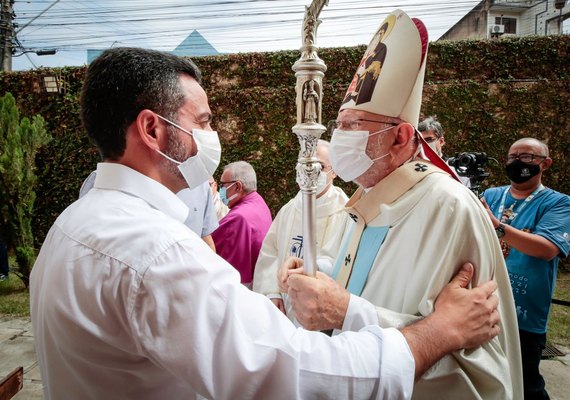 Paulo Dantas participa de missa de Nossa Senhora dos Prazeres