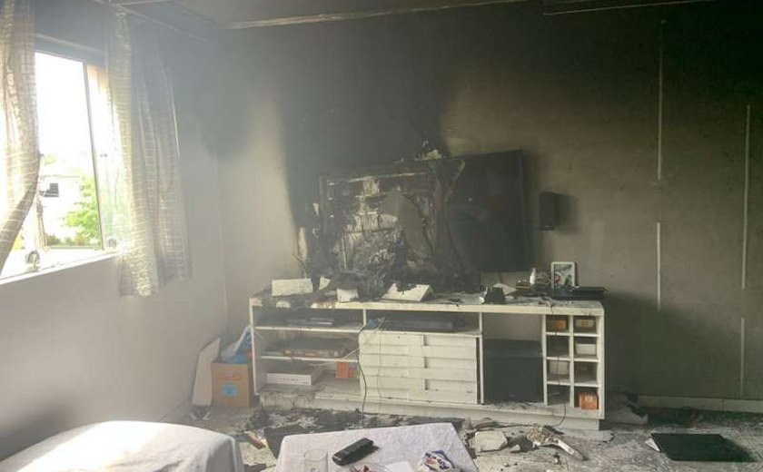 Corpo de Bombeiros é acionado para controlar incêndio em apartamento na Jatiúca