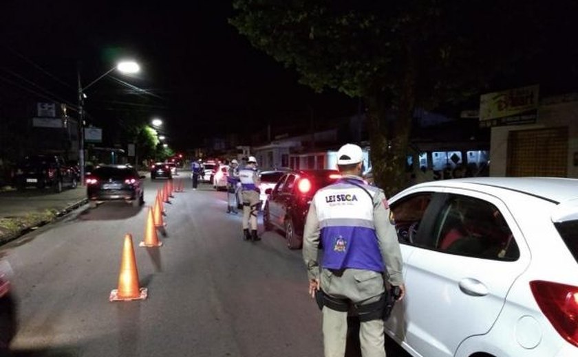 Durante operações em Alagoas, 18 motoristas são autuados por alcoolemia e 7 são presos