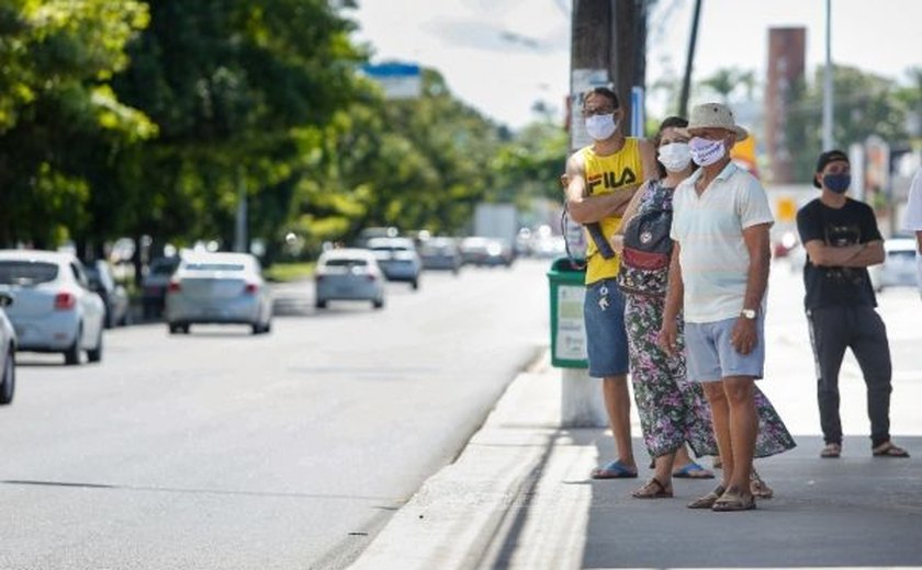 Especialistas alertam que uso de máscaras protege, mas apenas o isolamento salva