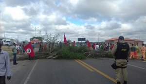 Greve geral: Rodovias são bloqueadas por manifestantes