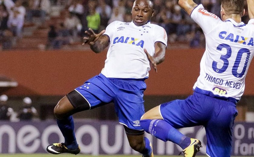 Cruzeiro domina o Sport no Mineirão e entra no G-6 do Brasileiro