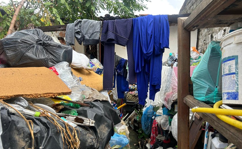 Vigilância Sanitária de Maceió recolhe seis toneladas de entulhos em casas no São Jorge