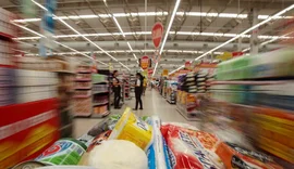 Bolsa Família é reajustado em 15%; medida vale a partir de outubro