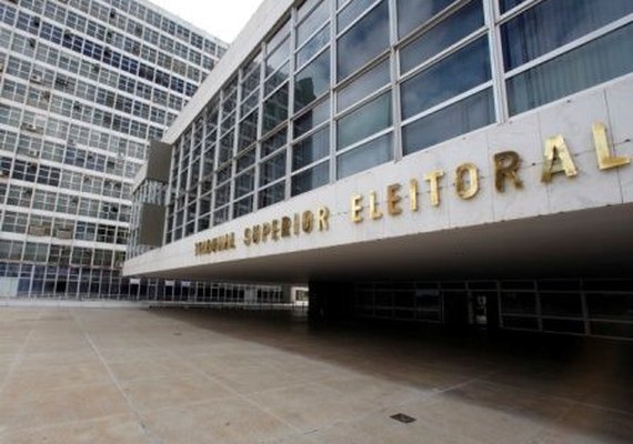 Relator suspende leitura do voto e deixa para quinta análise das acusações