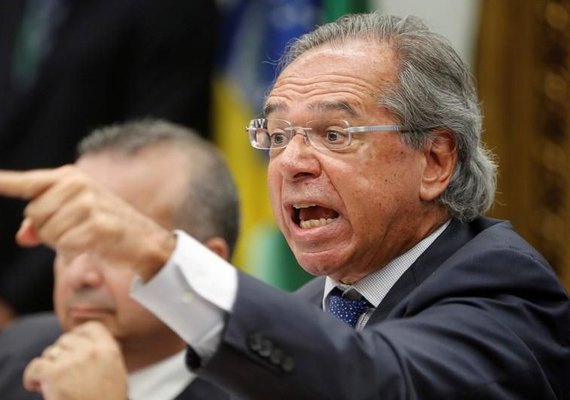 Paulo Guedes vai usar 'Bolsa Família' de Bolsonaro para criar nova CPMF