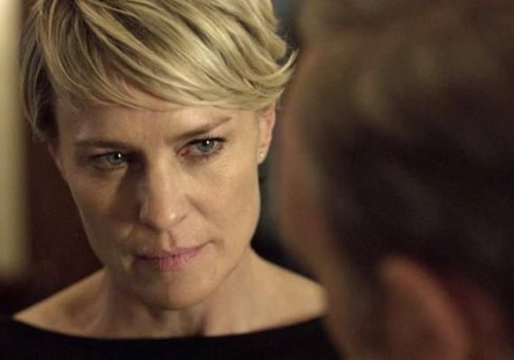 Robin Wright diz que mentiram para ela sobre salário igual a Kevin Space em série