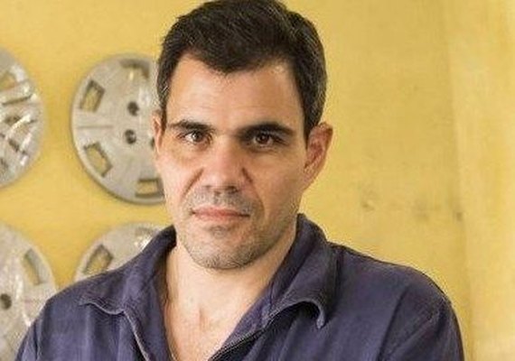 Magno deixa posto de gasolina e vira dono de oficina em 'Amor de Mãe'