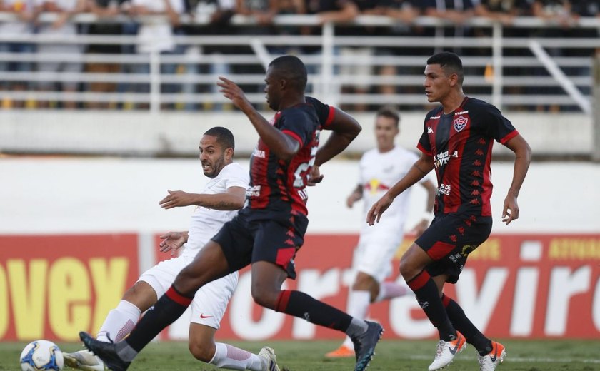 Com gol do alagoano Ytalo, Bragantino bate Vitória em casa e segue embalado