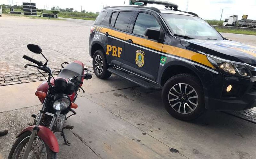 Agentes da PRF prendem homem por receptação em Maceió