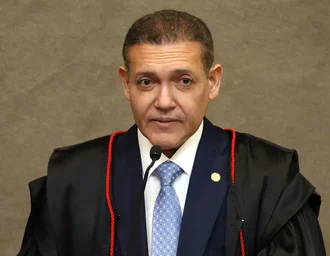 Nunes Marques suspende novos posts e seguidores no Exército do Lula