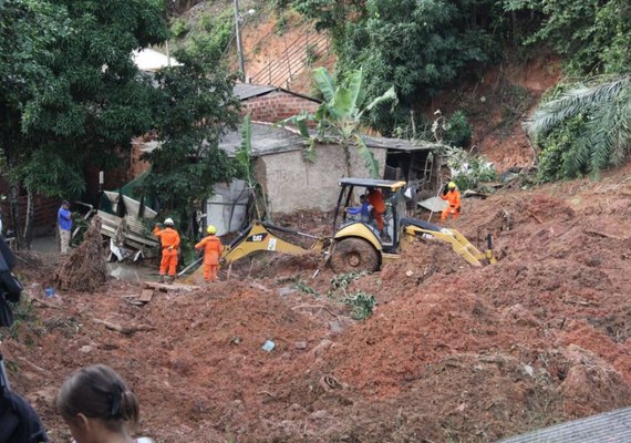 Sem encontrar última vítima, Corpo de Bombeiros encerra buscas no Santo Amaro