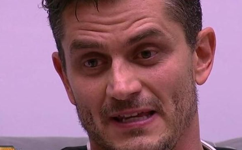 Marcos confronta produção do 'BBB 17' e ameaça deixar a casa