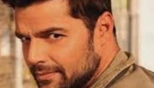 Pai de Ricky Martin sofre derrame cerebral e é hospitalizado