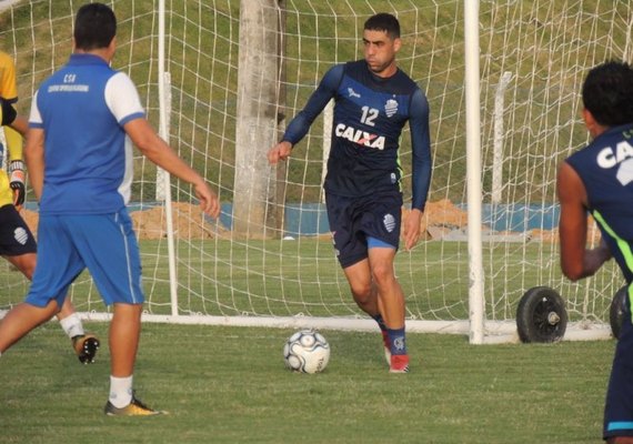 CSA finaliza trabalhos em Maceió e embarca para enfrentar o Goiás; veja relacionados