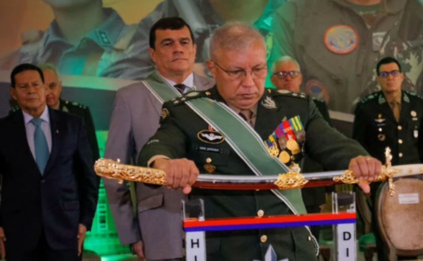 Comandante do Exército, general Arruda é denunciado pelo MPF por acampamentos golpistas