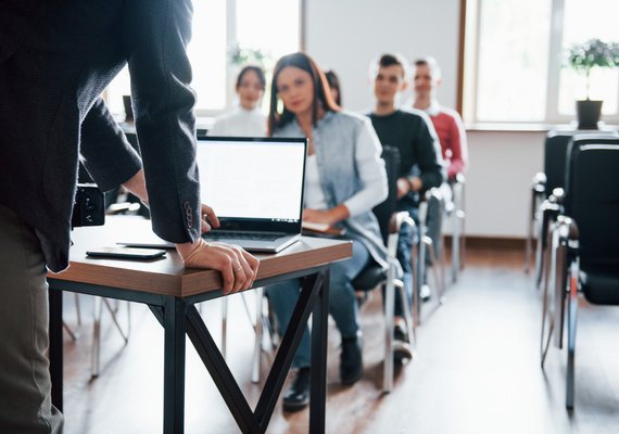 Centro Universitário  lança edital para contratação de professores