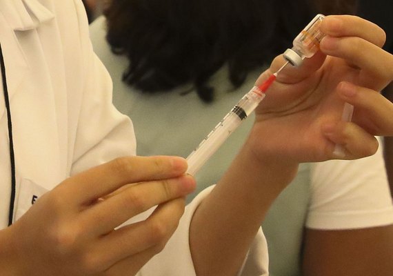 Técnicos pedem vacinas para impedir que variantes sofram mutações