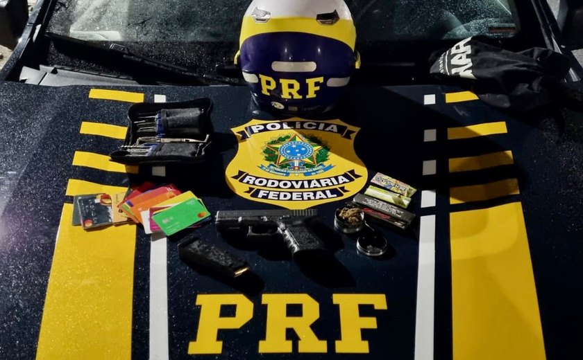 PRF prende homem por porte ilegal de arma e estelionato em Rio Largo
