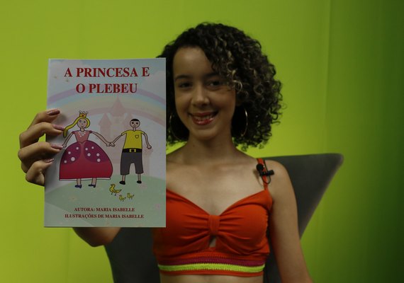 Adolescente de 15 anos conta como escreveu 1º livro
