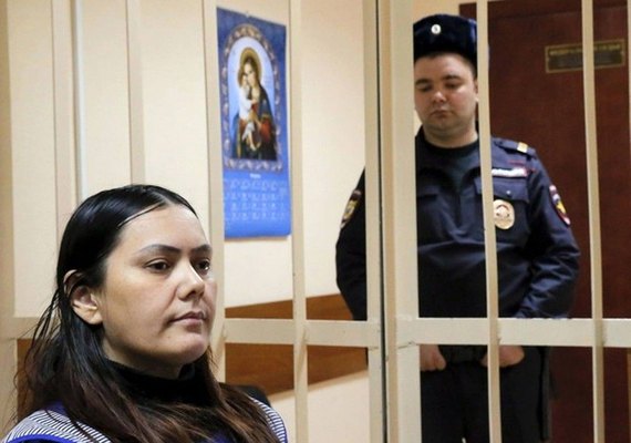 Justiça russa não condena à prisão babá que decapitou menina em Moscou