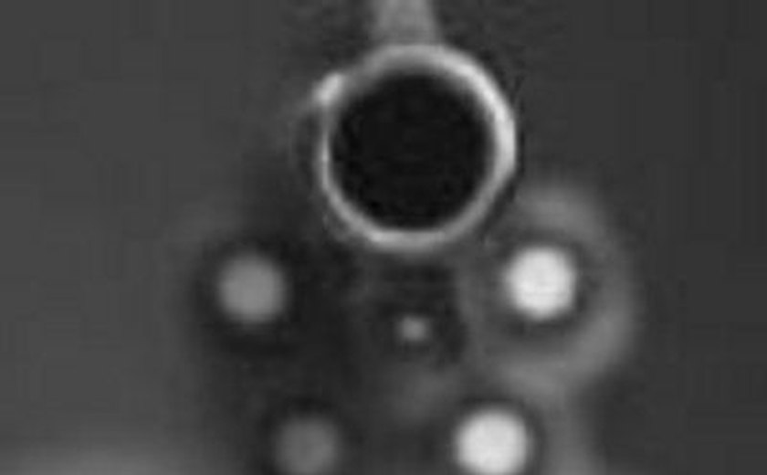 Homem é morto com dez tiros na porta de casa em Coruripe