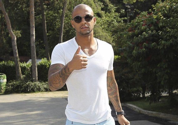 Palmeiras se acerta com Felipe Melo e aguarda liberação da Internazionale