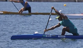 Isaquias Queiroz avança direto à semifinal da canoa individual