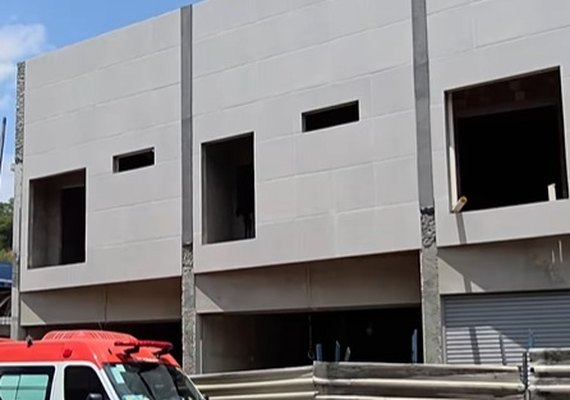 Pedreiro cai da cobertura de prédio em construção durante trabalho em Viçosa