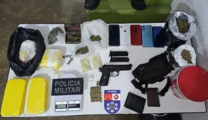 Operação da PM desmonta esquema de tráfico com arsenal e mais de 3 kg de drogas
