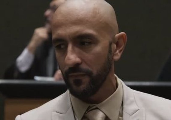 'Amor de Mãe': Álvaro arrisca a vida para limpar sua imagem e virar herói