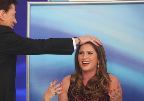 Lívia Andrade dispara contra Silvio Santos: 'Cobra rei de um ninho de cobras'