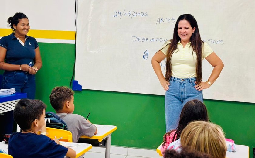 Barra de Santo Antônio: Prefeita Lívia Carla visita nova escola no povoado Santa Rosa