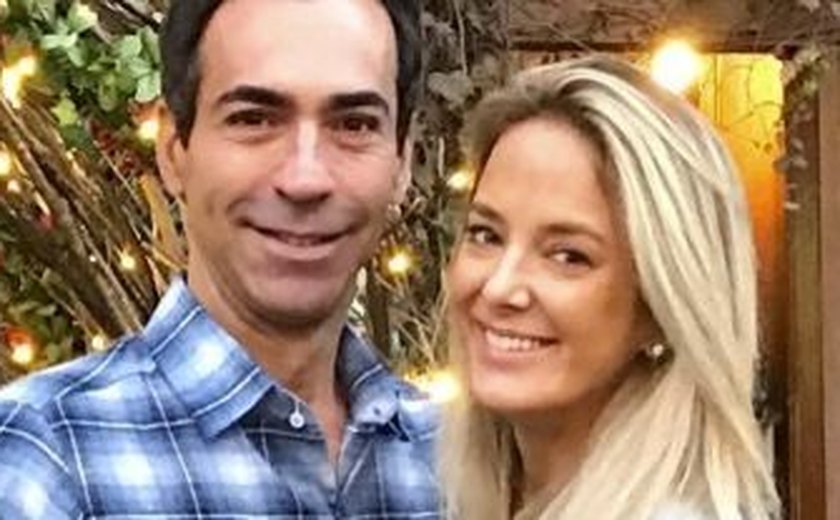 Cesar Tralli e Ticiane Pinheiro anunciam noivado e casal vibra na web: 'Te amo'